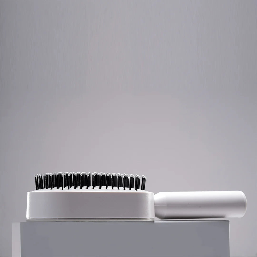 EasyClean™ Self Cleaning Brush